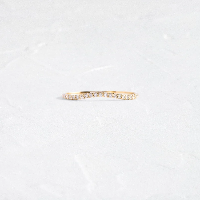 Curved Wisp Band for 0.3ct. Closed Prong Princess Cut Stargaze Ring