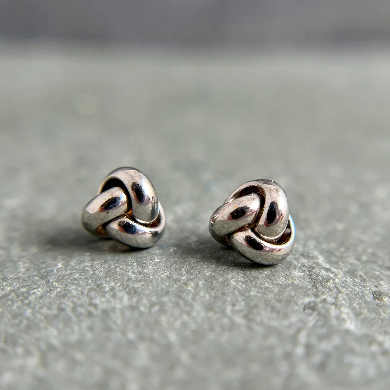 Affordable Glamour – Premium Jewelry At Special Prices Knot Studs, 6.5mm