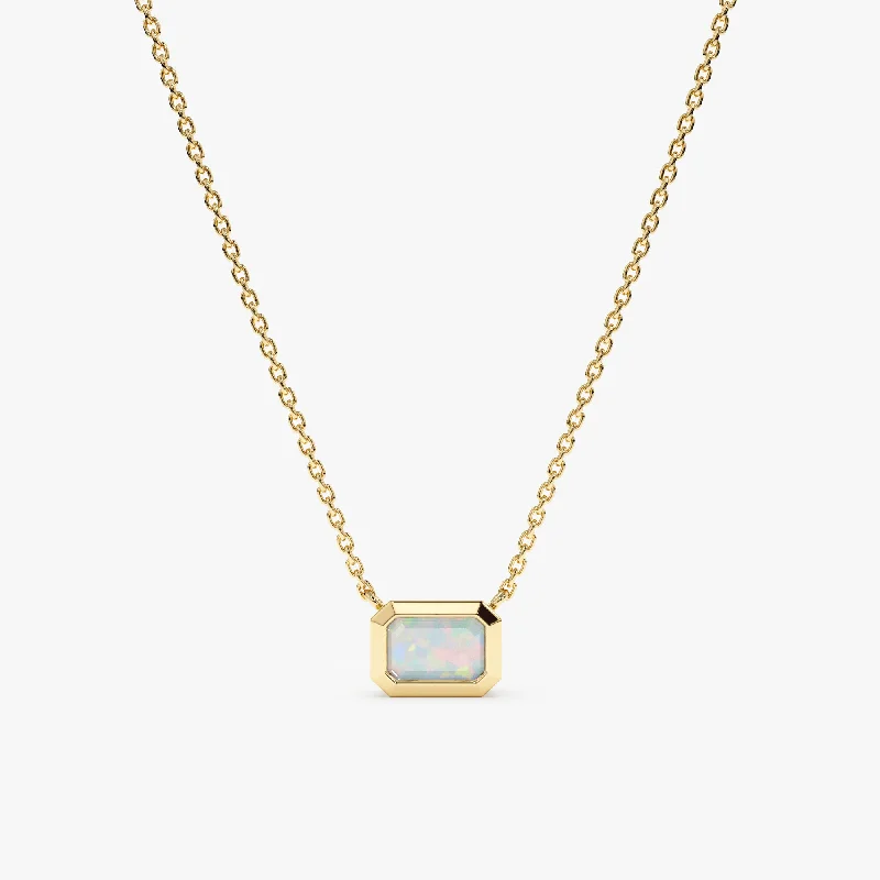 Opal Necklace, Luisa