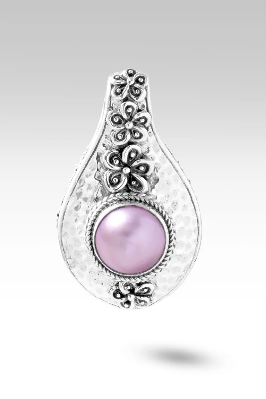 Romantic Heart-Shaped Jewelry For Special Gifts Garden Grace Pendant II™ in Pink Mabe Pearl