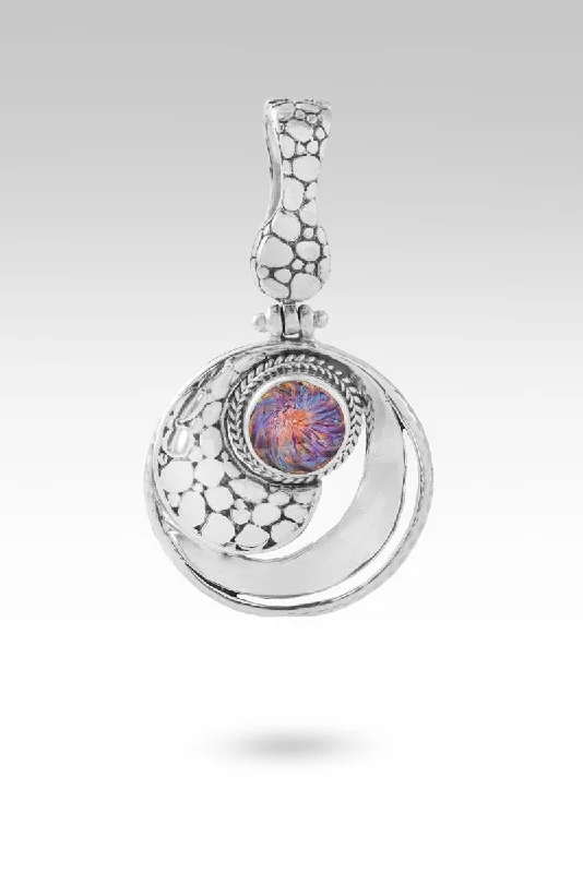 Give All Praises Pendant™ in Northern Lights™ Mystic Quartz