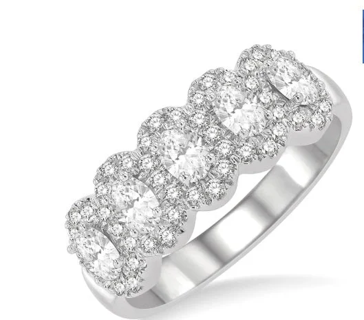 Diamonds Ring